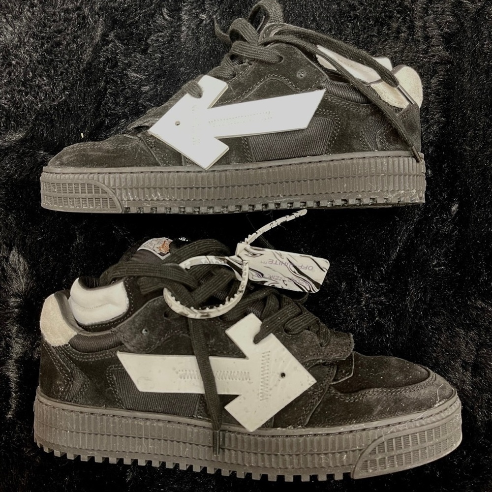Off-White Sneakers